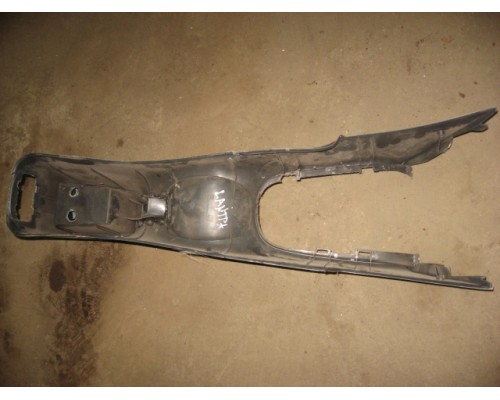 Консоль Hyundai Elantra II J2, J3 1995-2000 (8461029100)- купить на ➦ А50-Авторазбор по цене 1000.00р.. Отправка в регионы.