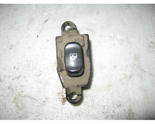 Кнопка стеклоподъемника Hyundai Elantra II J2, J3 1995-2000 (9358029150)- купить на ➦ А50-Авторазбор по цене 450.00р.. Отправка в регионы.