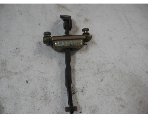 Ограничитель двери Hyundai Elantra II J2, J3 1995-2000 (7949029000)- купить на ➦ А50-Авторазбор по цене 200.00р.. Отправка в регионы.