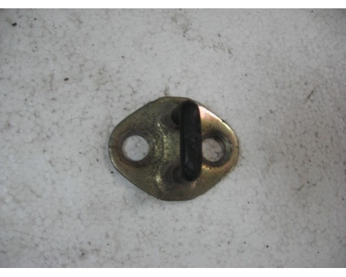 Ответная часть замка двери Hyundai Elantra II J2, J3 1995-2000 ()- купить на ➦ А50-Авторазбор по цене 150.00р.. Отправка в регионы.