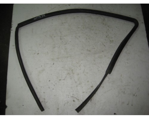 Уплотнитель (наружный) Hyundai Elantra II J2, J3 1995-2000 ()- купить на ➦ А50-Авторазбор по цене 400.00р.. Отправка в регионы.