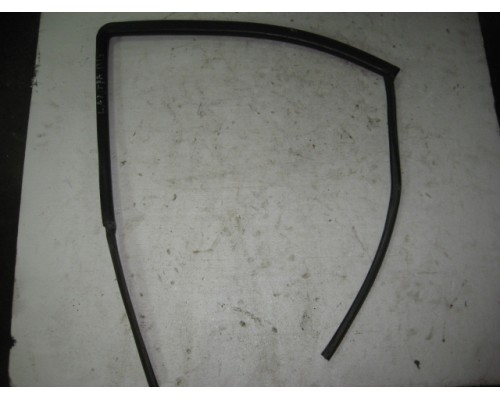 Уплотнитель (наружный) Hyundai Elantra II J2, J3 1995-2000 ()- купить на ➦ А50-Авторазбор по цене 400.00р.. Отправка в регионы.