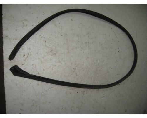 Уплотнитель (наружный) Hyundai Elantra II J2, J3 1995-2000 ()- купить на ➦ А50-Авторазбор по цене 400.00р.. Отправка в регионы.