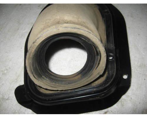 Кожух рулевой колонки Mitsubishi Lancer (CS/Classic) 2003-2006 (MR493830)- купить на ➦ А50-Авторазбор по цене 400.00р.. Отправка в регионы.