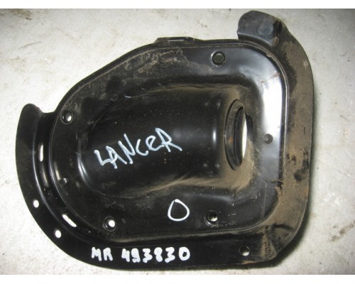 Кожух рулевой колонки Mitsubishi Lancer (CS/Classic) 2003-2006 (MR493830)- купить на ➦ А50-Авторазбор по цене 400.00р.. Отправка в регионы.