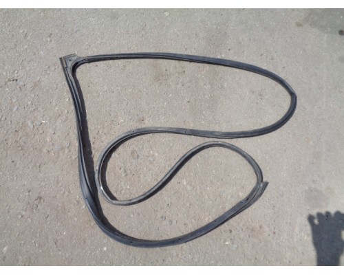 Уплотнитель двери Geely MK Cross 2010-2016 (1018005477)- купить на ➦ А50-Авторазбор по цене 350.00р.. Отправка в регионы.