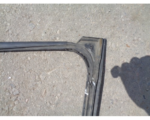 Уплотнитель двери Geely MK Cross 2010-2016 (1018005478)- купить на ➦ А50-Авторазбор по цене 350.00р.. Отправка в регионы.