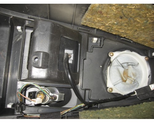 Консоль Mitsubishi Lancer (CS/Classic) 2003-2006 (MR633547)- купить на ➦ А50-Авторазбор по цене 500.00р.. Отправка в регионы.