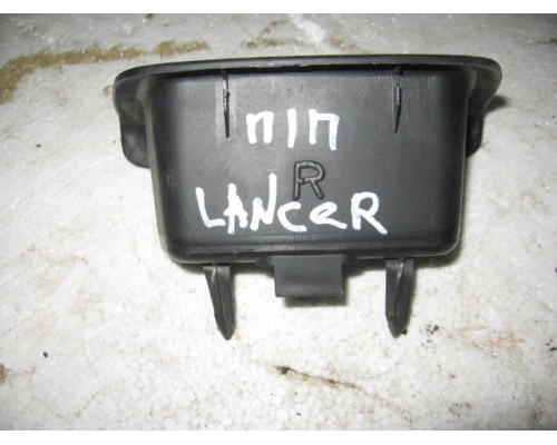 Накладка (кузов внутри) Mitsubishi Lancer (CS/Classic) 2003-2006 ()- купить на ➦ А50-Авторазбор по цене 250.00р.. Отправка в регионы.