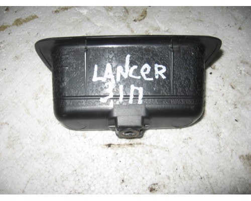 Накладка (кузов внутри) Mitsubishi Lancer (CS/Classic) 2003-2006 ()- купить на ➦ А50-Авторазбор по цене 250.00р.. Отправка в регионы.