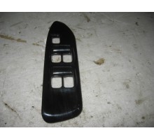 Накладка (кузов внутри) Mitsubishi Lancer (CS/Classic) 2003-2006