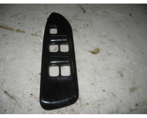 Накладка (кузов внутри) Mitsubishi Lancer (CS/Classic) 2003-2006 (MN124992HA)- купить на ➦ А50-Авторазбор по цене 300.00р.. Отправка в регионы.