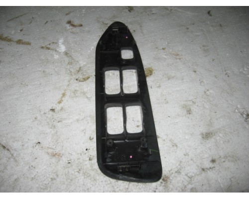 Накладка (кузов внутри) Mitsubishi Lancer (CS/Classic) 2003-2006 (MN124992HA)- купить на ➦ А50-Авторазбор по цене 300.00р.. Отправка в регионы.