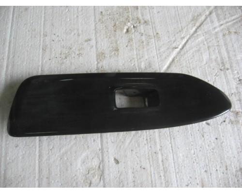 Накладка (кузов внутри) Mitsubishi Lancer (CS/Classic) 2003-2006 (MN124993)- купить на ➦ А50-Авторазбор по цене 350.00р.. Отправка в регионы.