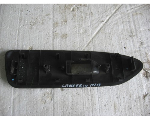 Накладка (кузов внутри) Mitsubishi Lancer (CS/Classic) 2003-2006 (MN124993)- купить на ➦ А50-Авторазбор по цене 350.00р.. Отправка в регионы.