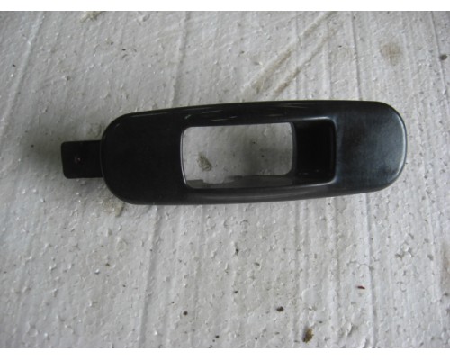 Накладка (кузов внутри) Mitsubishi Lancer (CS/Classic) 2003-2006 (MN124983)- купить на ➦ А50-Авторазбор по цене 300.00р.. Отправка в регионы.