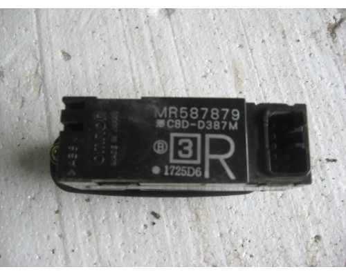 Кнопка стеклоподъемника Mitsubishi Lancer (CS/Classic) 2003-2006 (8608A100)- купить на ➦ А50-Авторазбор по цене 200.00р.. Отправка в регионы.