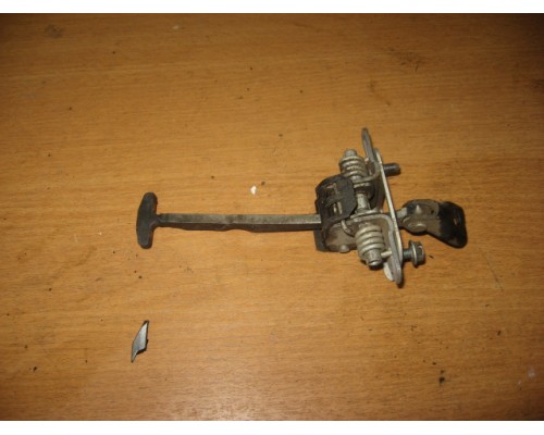 Ограничитель двери Peugeot 308 2007-2015 (9181N3)- купить на ➦ А50-Авторазбор по цене 600.00р.. Отправка в регионы.