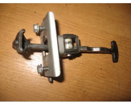 Ограничитель двери Peugeot 308 2007-2015 (9181N2)- купить на ➦ А50-Авторазбор по цене 600.00р.. Отправка в регионы.