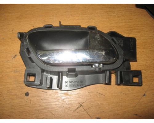 Ручка двери внутренняя Peugeot 308 2007-2015 (9144 C8)- купить на ➦ А50-Авторазбор по цене 100.00р.. Отправка в регионы.