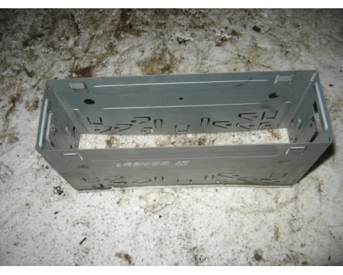 Кронштейн Mitsubishi Lancer (CS/Classic) 2003-2006 ()- купить на ➦ А50-Авторазбор по цене 200.00р.. Отправка в регионы.