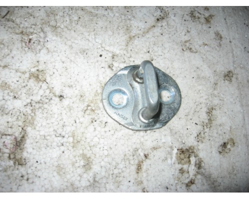 Ответная часть замка двери Mitsubishi Lancer (CS/Classic) 2003-2006 (MN127079)- купить на ➦ А50-Авторазбор по цене 150.00р.. Отправка в регионы.