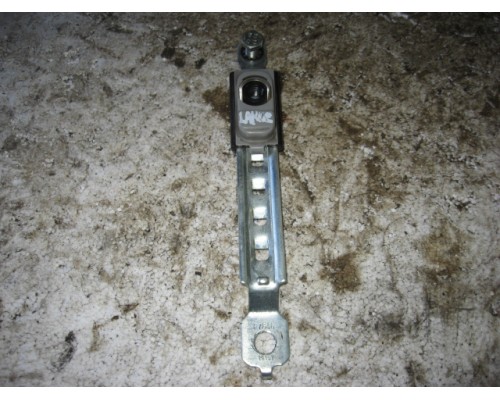 Регулятор высоты ремня безопасности Mitsubishi Lancer (CS/Classic) 2003-2006 (MR606847)- купить на ➦ А50-Авторазбор по цене 150.00р.. Отправка в регионы.