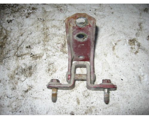 Петля двери передней левой нижняя Mitsubishi Lancer (CS/Classic) 2003-2006 (MR302271)- купить на ➦ А50-Авторазбор по цене 150.00р.. Отправка в регионы.