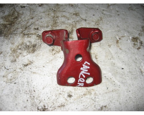 Петля двери задней правой верхняя Mitsubishi Lancer (CS/Classic) 2003-2006 (MR313666)- купить на ➦ А50-Авторазбор по цене 300.00р.. Отправка в регионы.