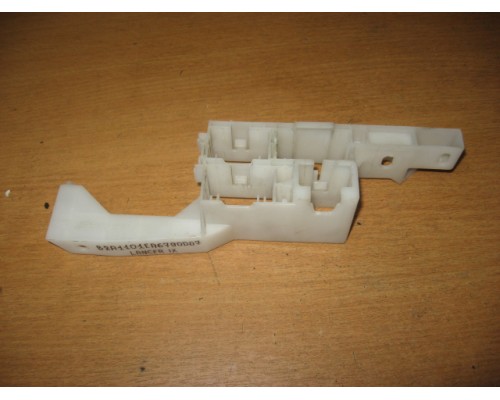 Кронштейн Mitsubishi Lancer (CS/Classic) 2003-2006 ()- купить на ➦ А50-Авторазбор по цене 400.00р.. Отправка в регионы.