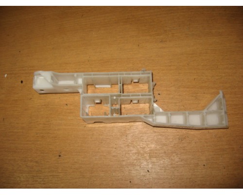 Кронштейн Mitsubishi Lancer (CS/Classic) 2003-2006 ()- купить на ➦ А50-Авторазбор по цене 400.00р.. Отправка в регионы.