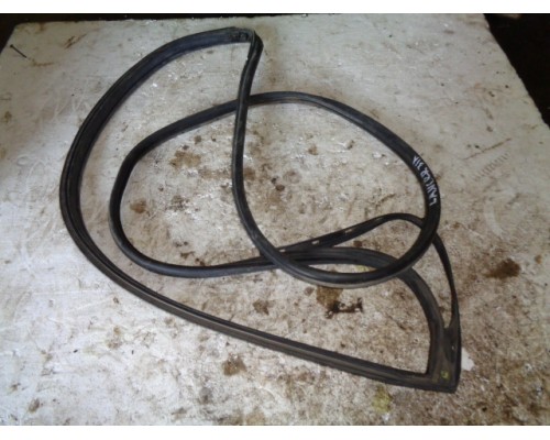 Уплотнитель (наружный) Mitsubishi Lancer (CS/Classic) 2003-2006 ()- купить на ➦ А50-Авторазбор по цене 500.00р.. Отправка в регионы.