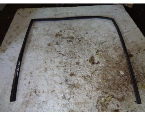 Уплотнитель стекла задней двери внутренний Mitsubishi Lancer (CS/Classic) 2003-2006 ()- купить на ➦ А50-Авторазбор по цене 500.00р.. Отправка в регионы.