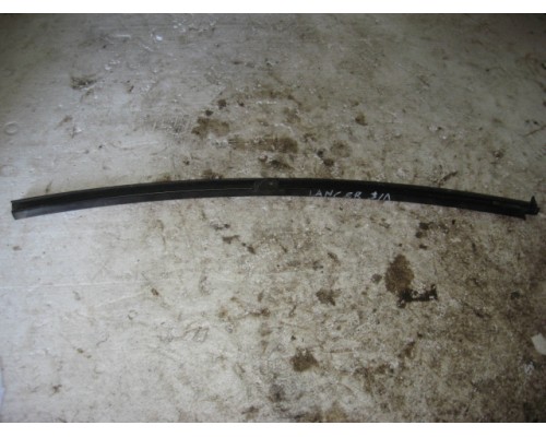 Направляющие стекла Mitsubishi Lancer (CS/Classic) 2003-2006 (MR525721)- купить на ➦ А50-Авторазбор по цене 300.00р.. Отправка в регионы.