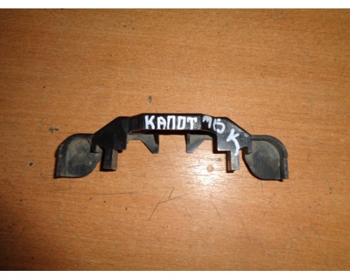 Кронштейн Mitsubishi Lancer (CS/Classic) 2003-2006 ()- купить на ➦ А50-Авторазбор по цене 200.00р.. Отправка в регионы.