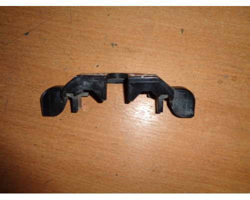 Кронштейн Mitsubishi Lancer (CS/Classic) 2003-2006 ()- купить на ➦ А50-Авторазбор по цене 200.00р.. Отправка в регионы.