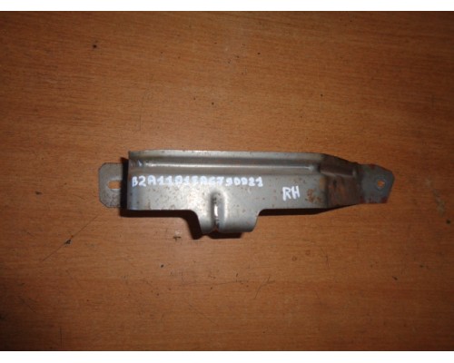 Кронштейн Mitsubishi Lancer (CS/Classic) 2003-2006 ()- купить на ➦ А50-Авторазбор по цене 200.00р.. Отправка в регионы.