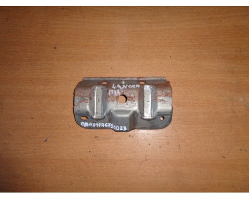 Кронштейн Mitsubishi Lancer (CS/Classic) 2003-2006 ()- купить на ➦ А50-Авторазбор по цене 200.00р.. Отправка в регионы.