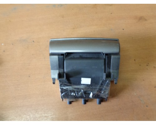 Накладка декоративная Peugeot 308 2007-2015 (8231JP)- купить на ➦ А50-Авторазбор по цене 500.00р.. Отправка в регионы.