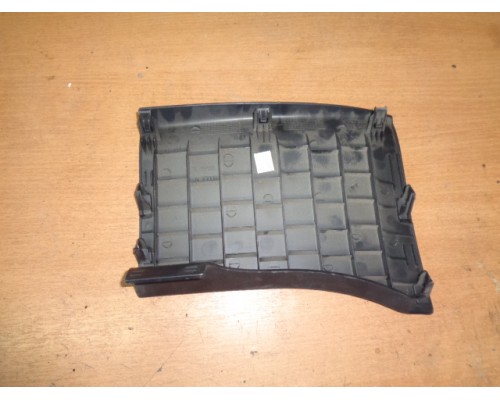 Накладка (кузов внутри) Peugeot 308 2007-2015 (8226LJ)- купить на ➦ А50-Авторазбор по цене 400.00р.. Отправка в регионы.