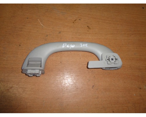 Ручка внутренняя потолочная Peugeot 308 2007-2015 (9128 AA)- купить на ➦ А50-Авторазбор по цене 250.00р.. Отправка в регионы.