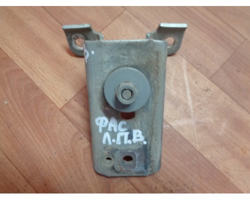 Петля двери передней левой верхняя Ford America Aerostar 1986-1997 ()- купить на ➦ А50-Авторазбор по цене 500.00р.. Отправка в регионы.