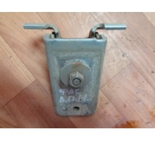 Петля двери передней левой нижняя Ford America Aerostar 1986-1997