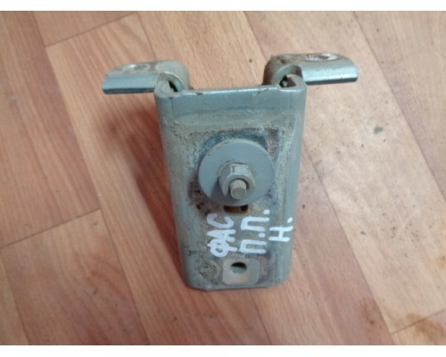 Петля двери передней правой нижняя Ford America Aerostar 1986-1997 ()- купить на ➦ А50-Авторазбор по цене 500.00р.. Отправка в регионы.