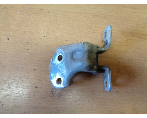 Петля двери передней правой верхняя Mazda 626 (GE) 1992-1997 (GA2A58240A)- купить на ➦ А50-Авторазбор по цене 300.00р.. Отправка в регионы.