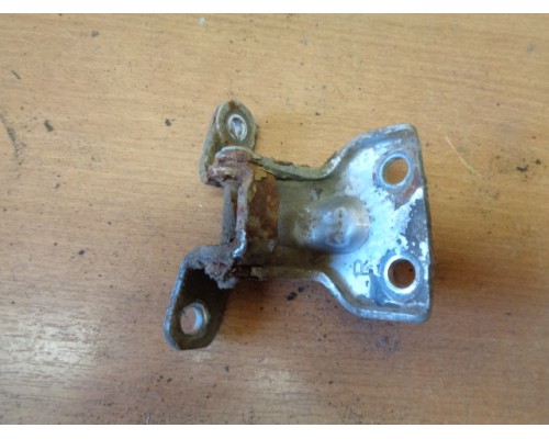 Петля двери задней левой нижняя Mazda 626 (GE) 1992-1997 (GA2K72210B)- купить на ➦ А50-Авторазбор по цене 150.00р.. Отправка в регионы.