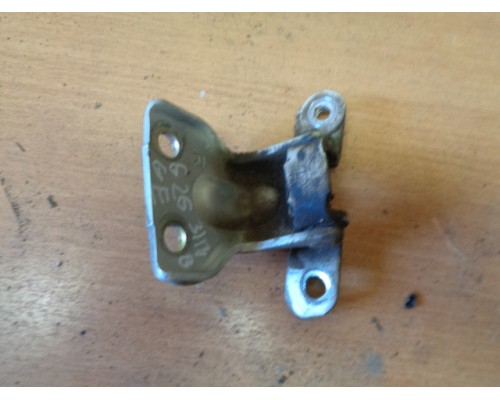 Петля двери задней правой нижняя Mazda 626 (GE) 1992-1997 (GA2K73210B)- купить на ➦ А50-Авторазбор по цене 150.00р.. Отправка в регионы.