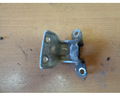 Петля двери задней правой нижняя Mazda 626 (GE) 1992-1997 (GA2K73210B)- купить на ➦ А50-Авторазбор по цене 150.00р.. Отправка в регионы.