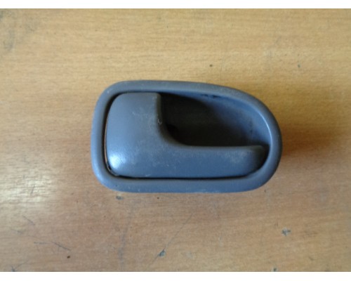 Ручка двери внутренняя Mazda 626 (GE) 1992-1997 (GA2K-59-330A 29)- купить на ➦ А50-Авторазбор по цене 150.00р.. Отправка в регионы.