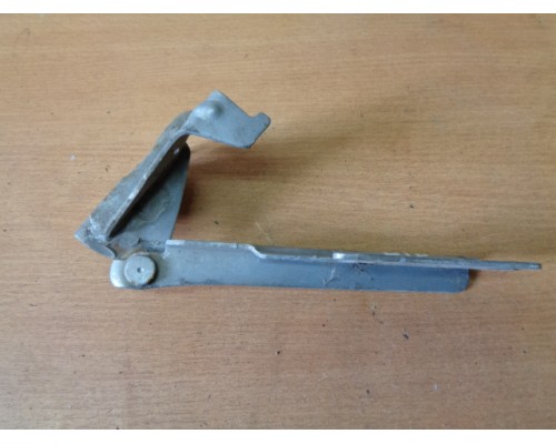 Петля капота левая/правая Mazda 626 (GE) 1992-1997 (GA7B52410)- купить на ➦ А50-Авторазбор по цене 150.00р.. Отправка в регионы.